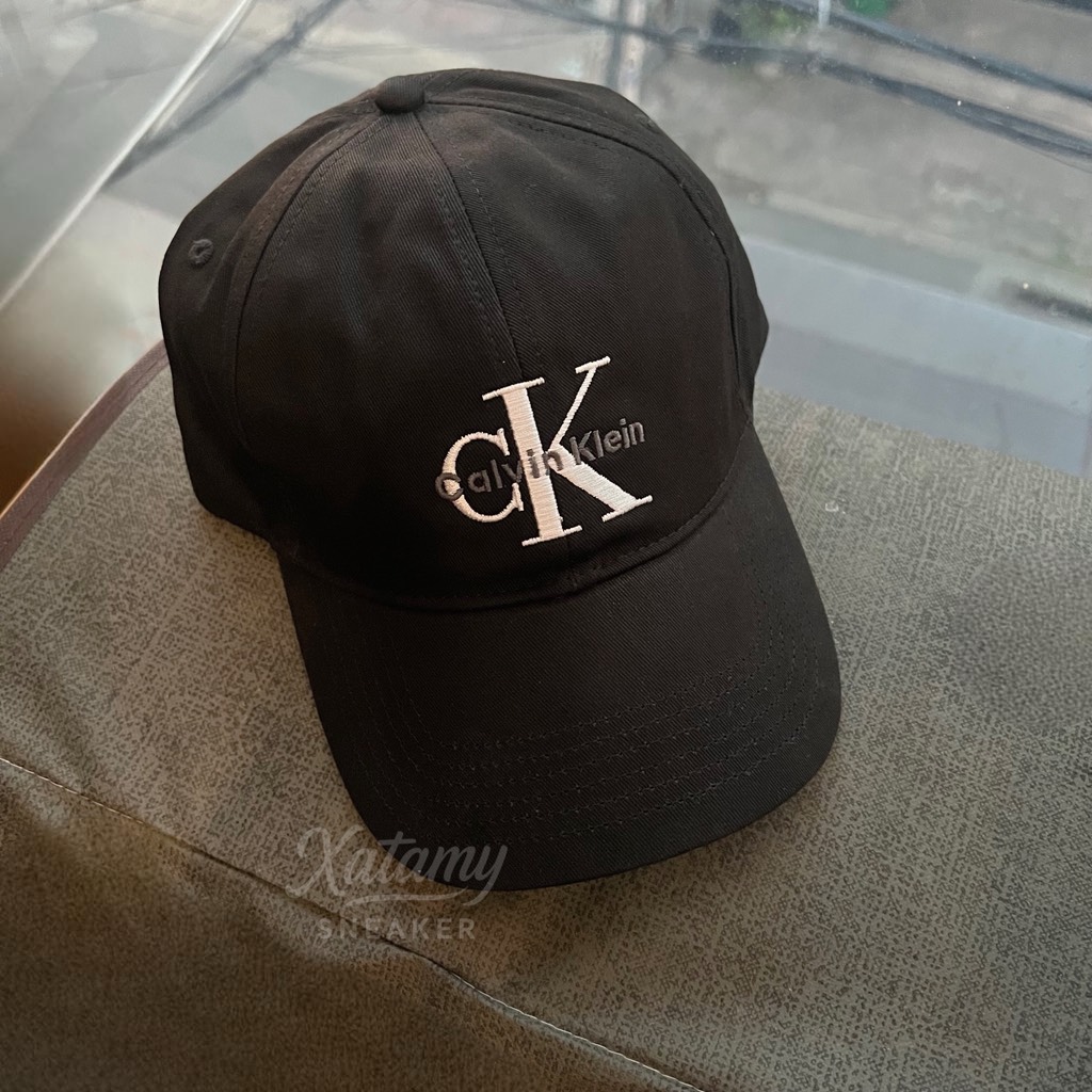 Nón Calvin Klein Monogram Logo Baseball Cap Black 4G5004G 001