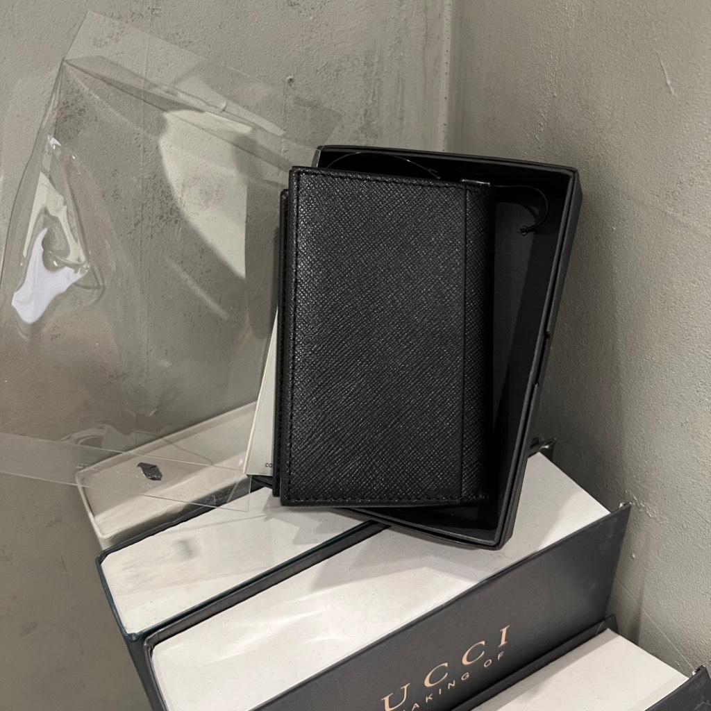 Ví Calvin Klein Refined Saffiano Compact Bifold Wallet Black 4D1015G 001