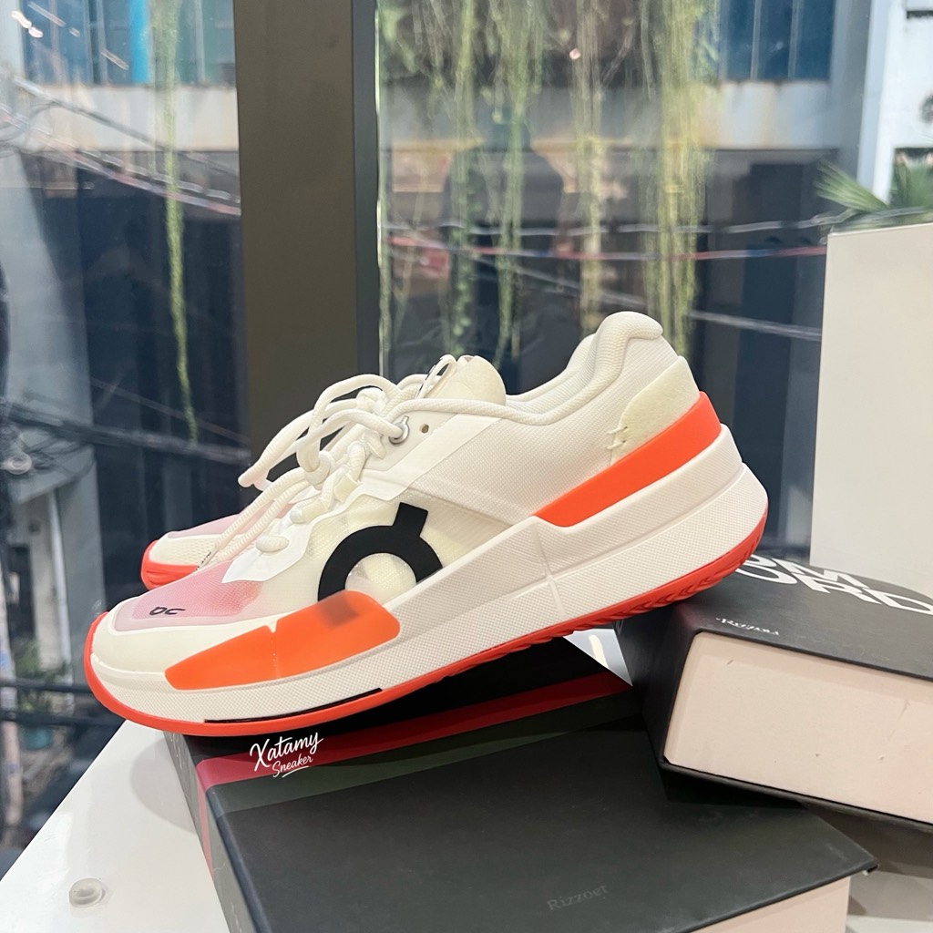 On Roger Pro 2 Clay White Flame (NO BOX) 3WE10330256