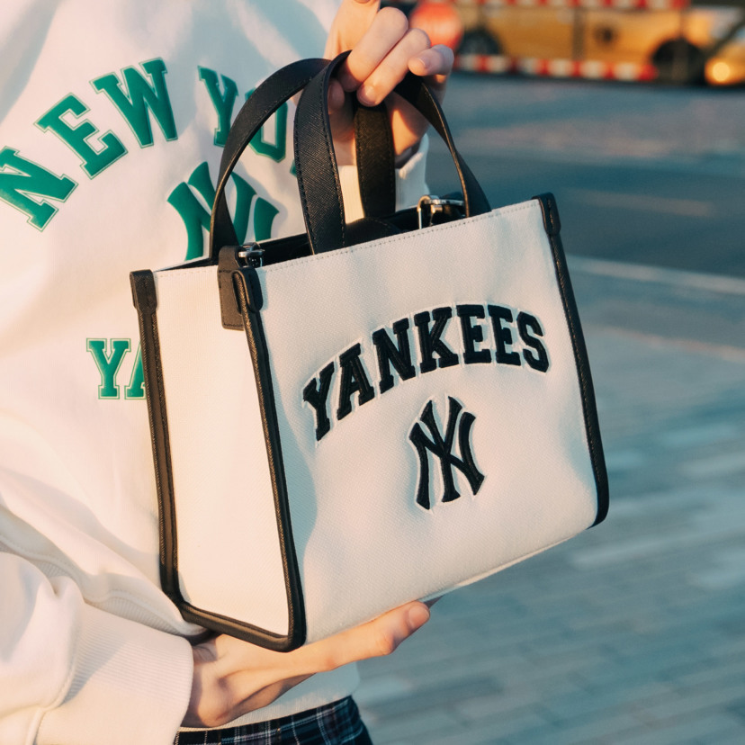 Túi MLB Varsity Basic Canvas Mini Tote NY 3AORS083N-50CRD