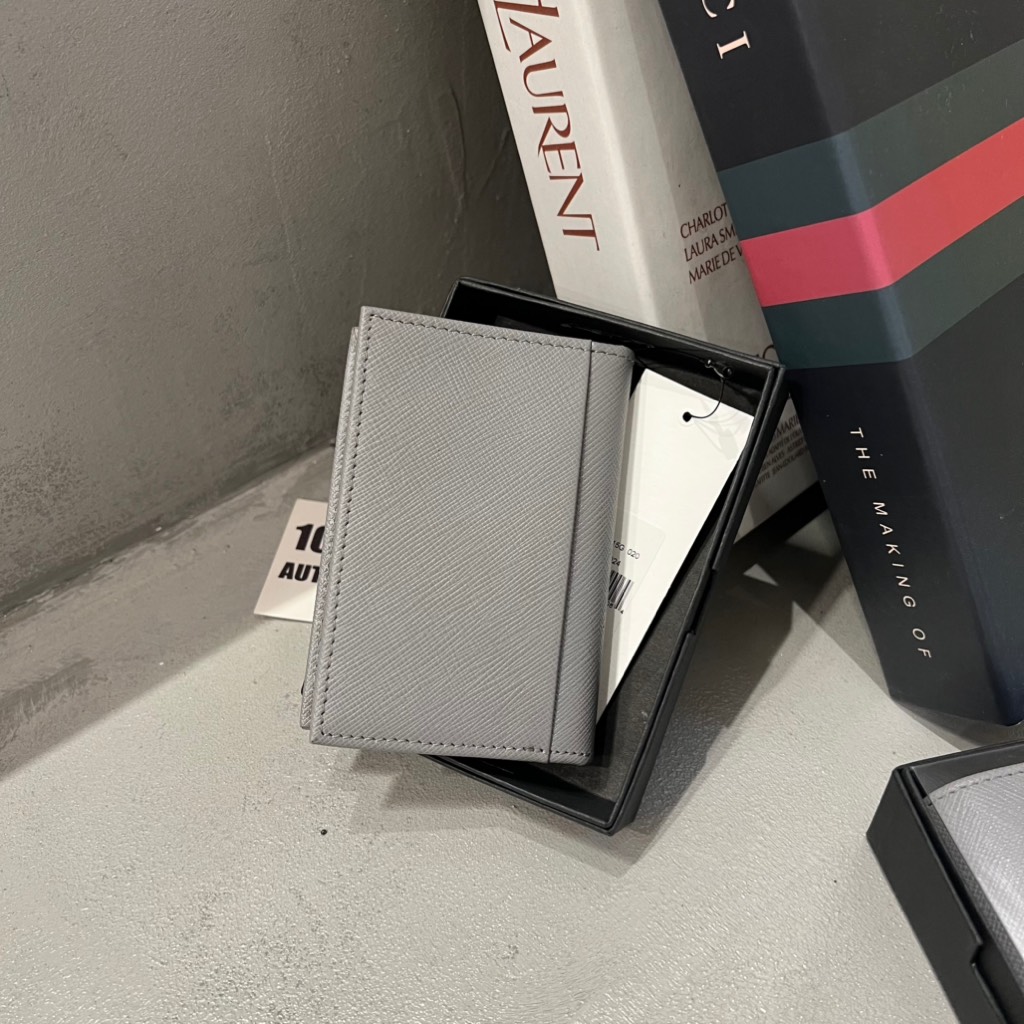Ví Calvin Klein Refined Saffiano Compact Bifold Wallet Grey 4D1015G 020