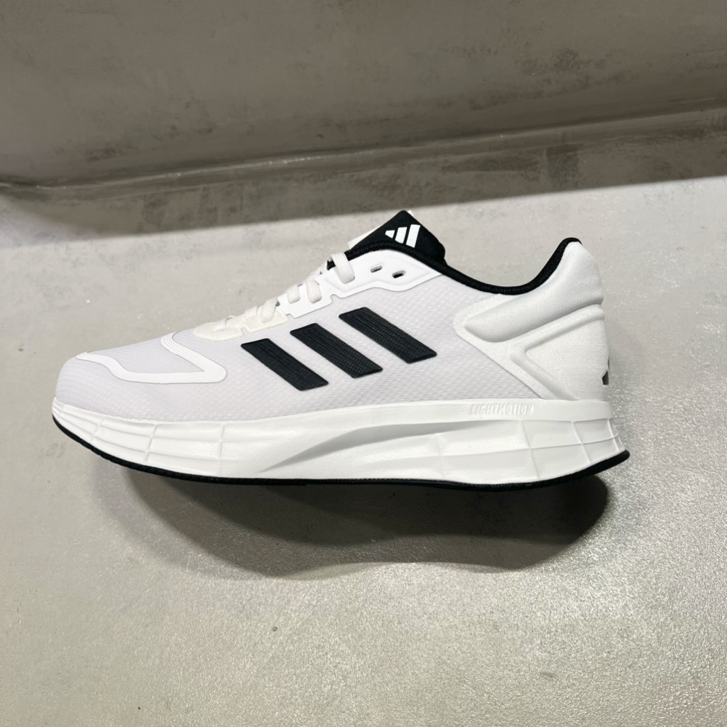 Duramo 10 White Black HQ4130