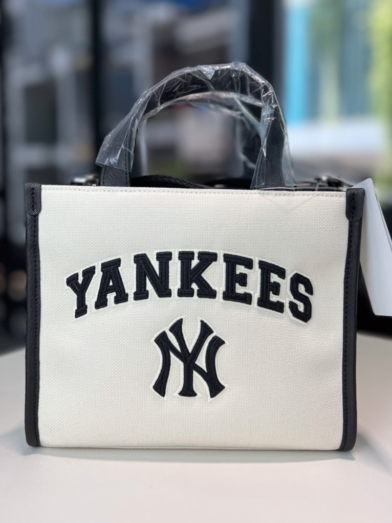 Túi MLB Varsity Basic Canvas Mini Tote NY 3AORS083N-50CRD