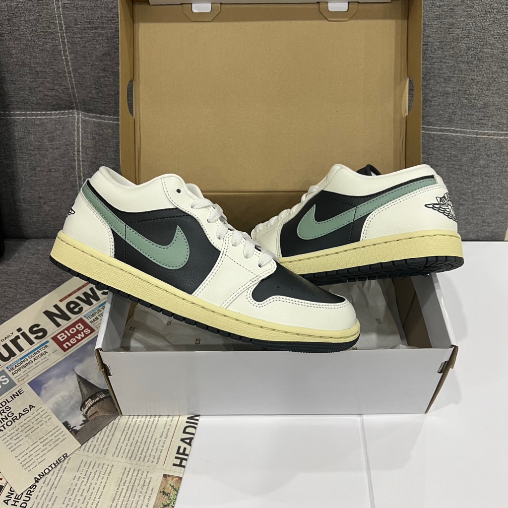Jordan 1 Low Jade Smoke DC0774 001