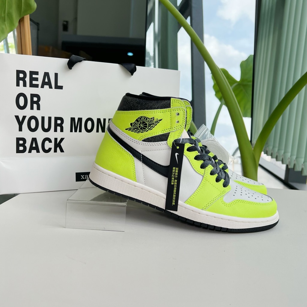 Jordan 1 Retro High OG Volt 555088 702