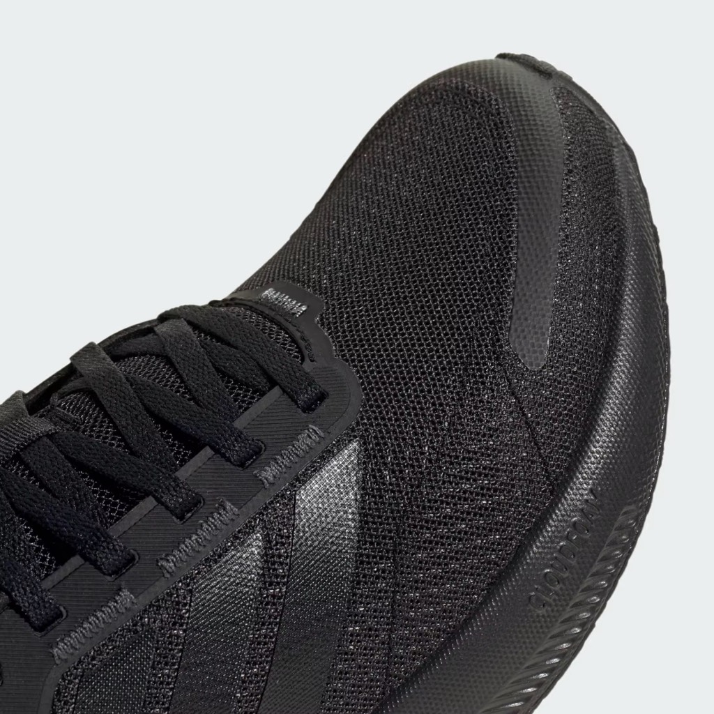 Runblaze All Black JP6931