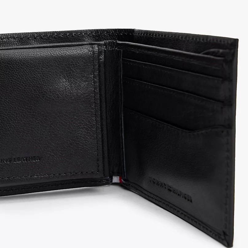 Ví Tommy Hilfiger Men's Pebbled Leather Bifold Wallet Black 31TL220094