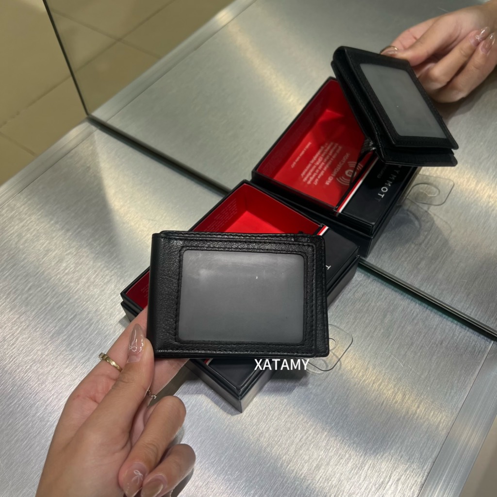 Ví Tommy Hilfiger Men's Pebbled Leather Magnetic Bifold Wallet Black 31TL160072