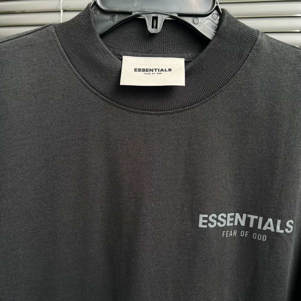 Áo Fear of God Essentials Kids Long Sleeve Black 125SU212040K