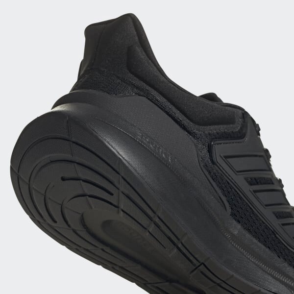 EQ21 Run All Black H00521