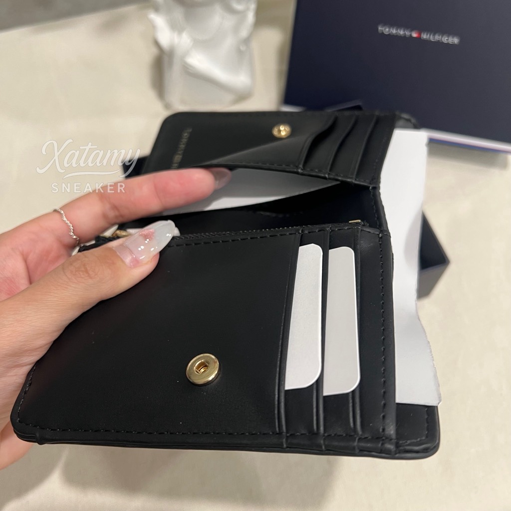 Ví Tommy Hilfiger Women's TH Heritage Slim Med Wallet Black AW16916 001