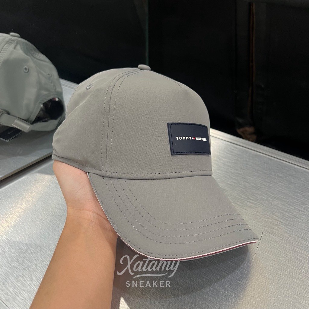 Nón Lưỡi Trai Tommy Hilfiger Logo Patch Baseball Cap Grey XM04779 971