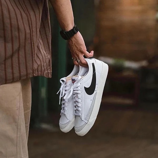 Nike Blazer Low '77 Vintage White Black DA6364 101