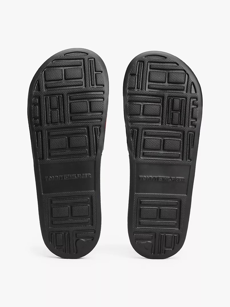 Dép Tommy Hilfiger Flag Pool Slide Black FM04263 001