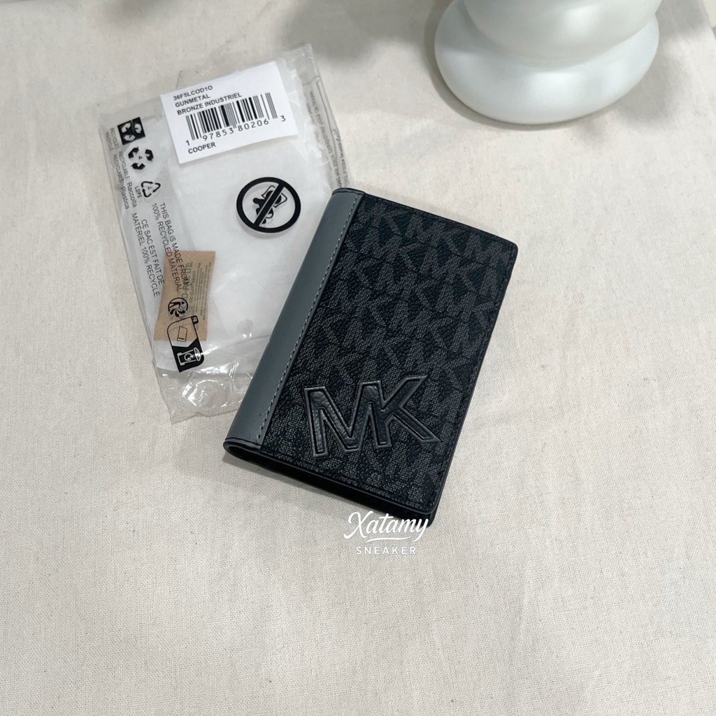 Ví Michael Kors Cooper Signature Logo Folding Card Case Black Grey 36F5LCOD1O