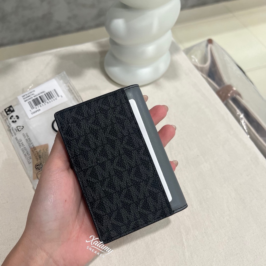 Ví Michael Kors Cooper Signature Logo Folding Card Case Black Grey 36F5LCOD1O