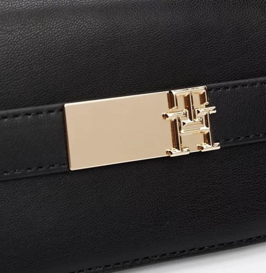 Ví Tommy Hilfiger Women's TH Heritage Slim Med Wallet Black AW16916 001