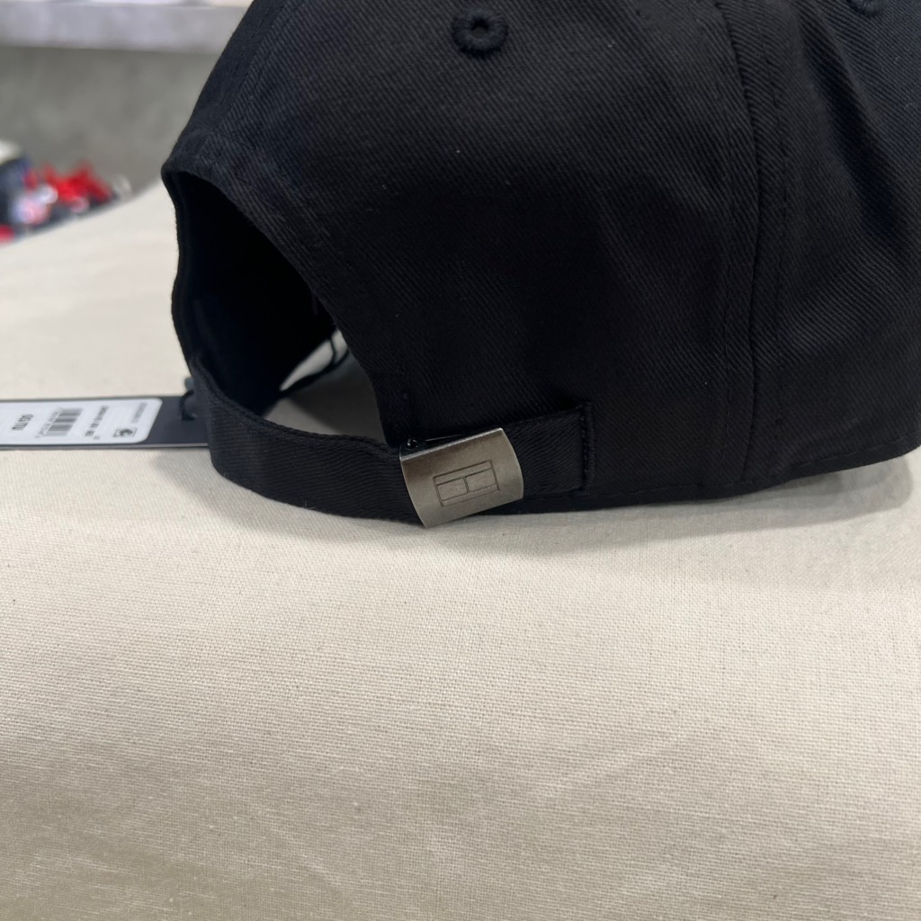 Nón Lưỡi Trai Tommy Hilfiger AM Ervine Cap Black XM04193 001