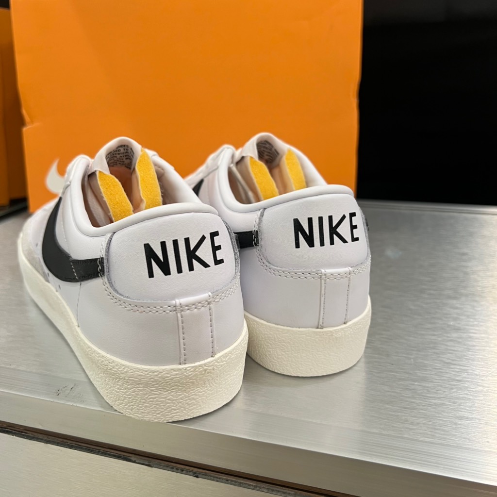 Nike Blazer Low '77 Vintage White Black DA6364 101