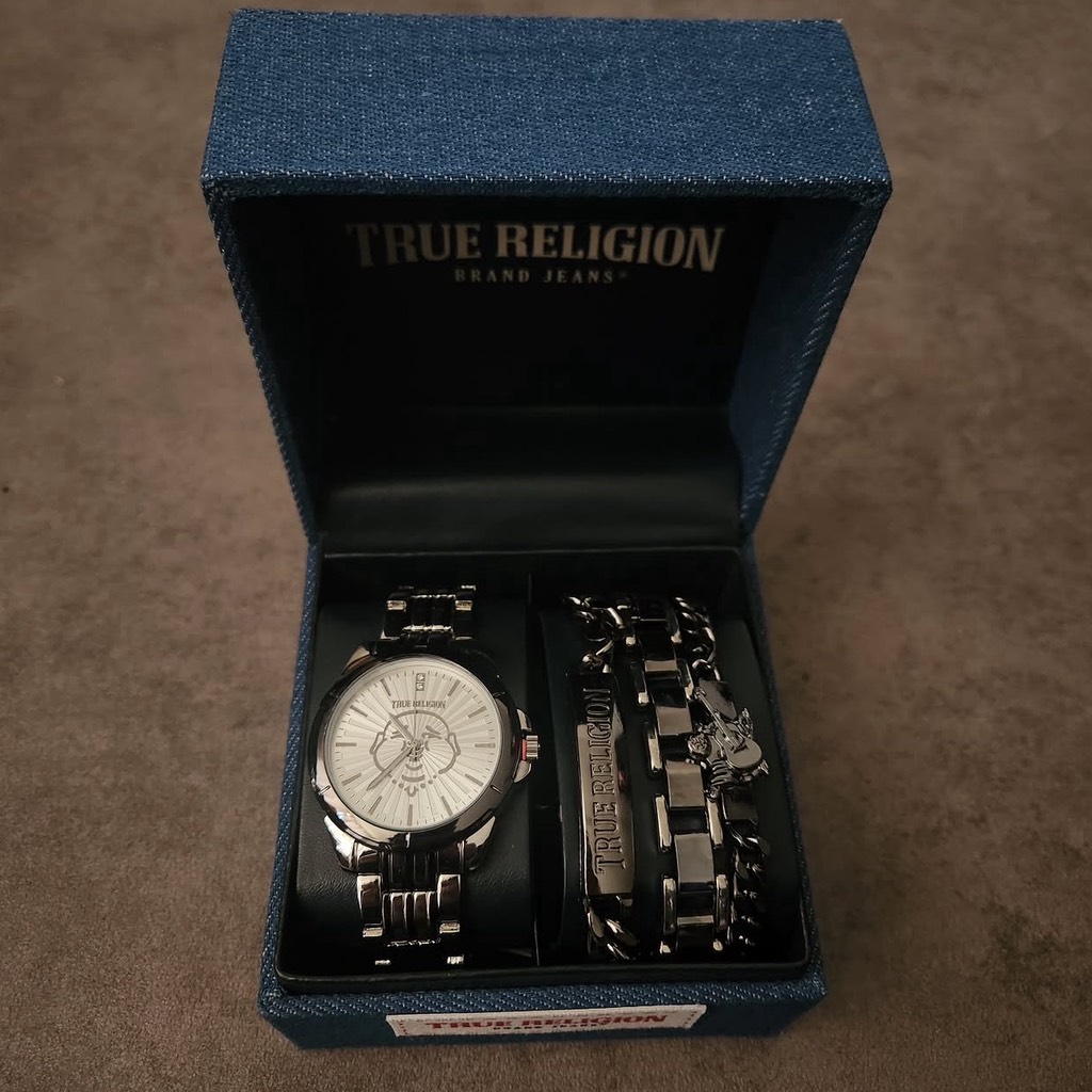 Đồng Hồ True Religion 44.5mm Two Tone Buddha Bracelet TRM116