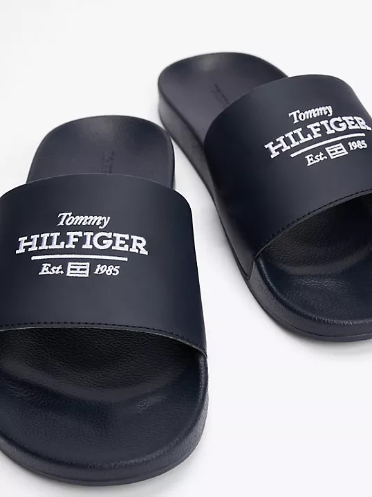 Dép Tommy Hilfiger Embroidered Hilfiger Slide Navy  FM05342 400