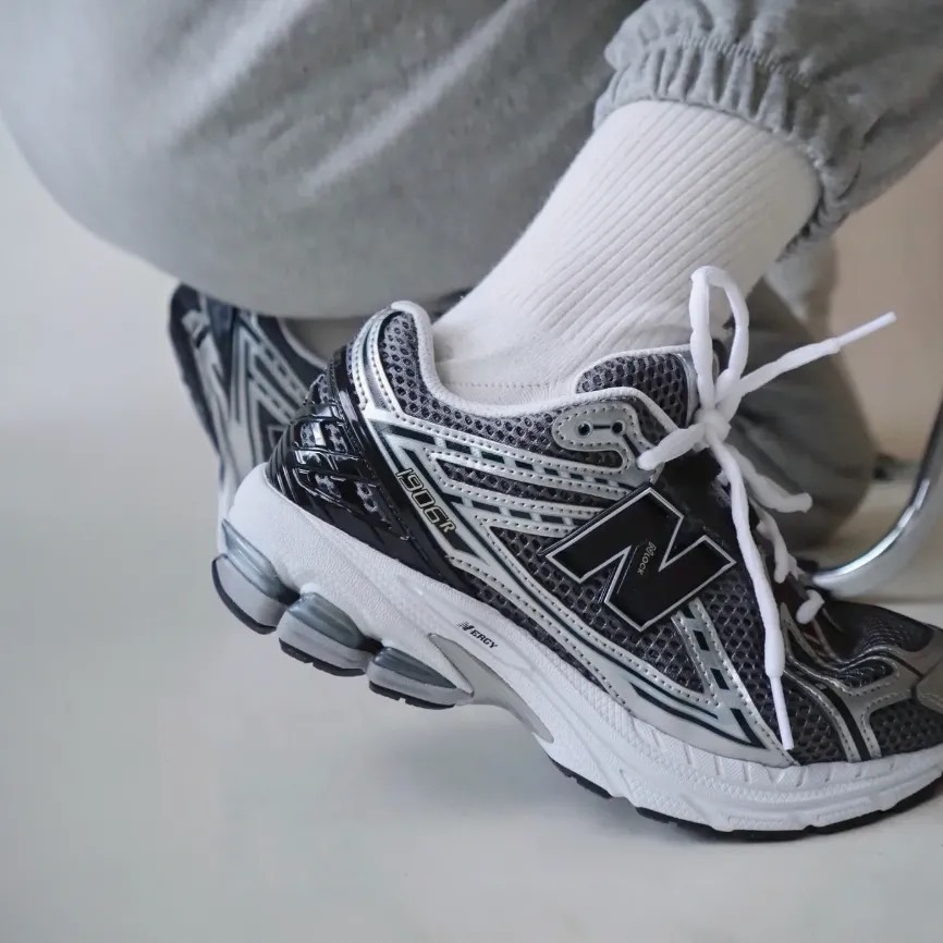 New Balance 1906R ‘Silver Metalic Black’ GC1906CG