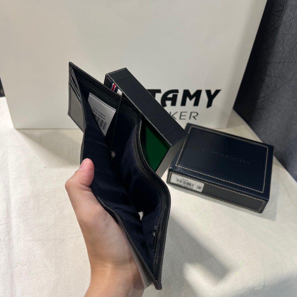 Ví Tommy Hilfiger Men's Cambridge Trifold Wallet RFID Protect Black 31TL110045