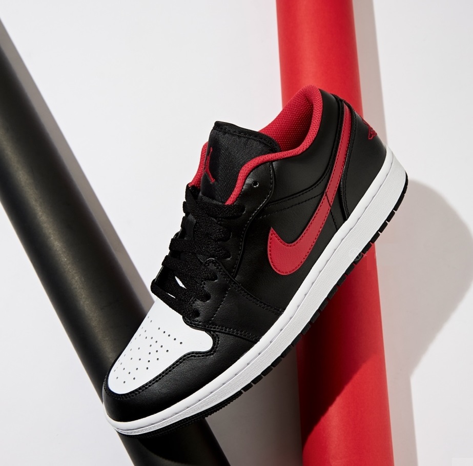 Jordan 1 LOW Black Fire Red 553558 063