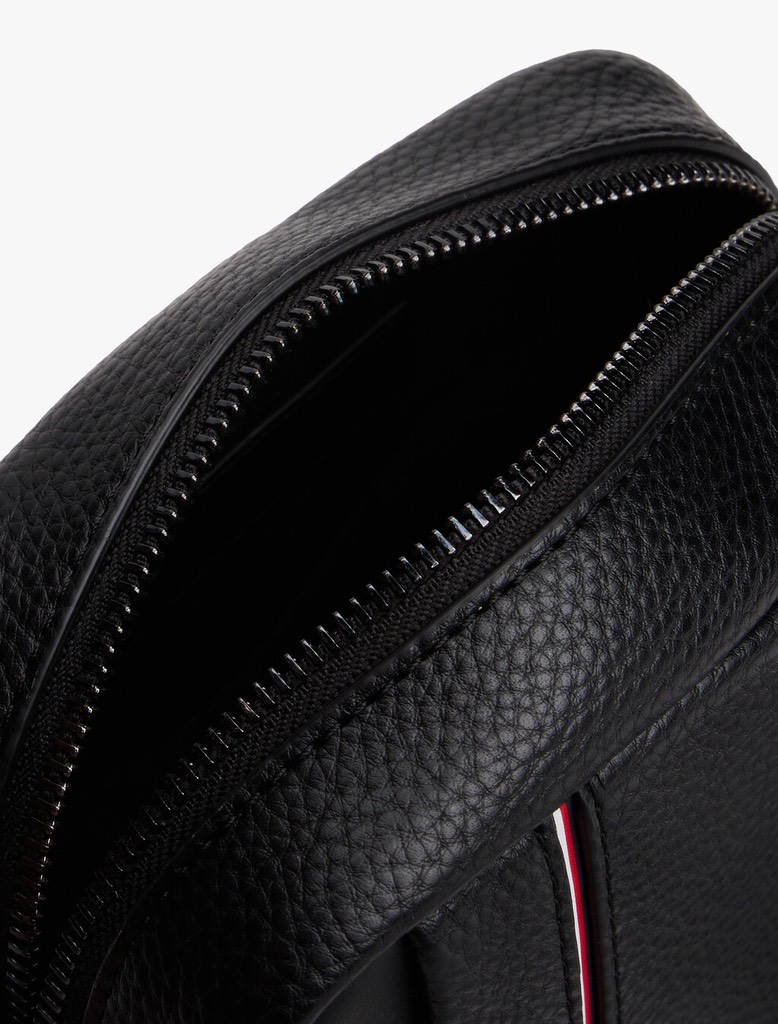 Túi Tommy Hilfiger Central Mini Reporter Bag Black AM13632 001