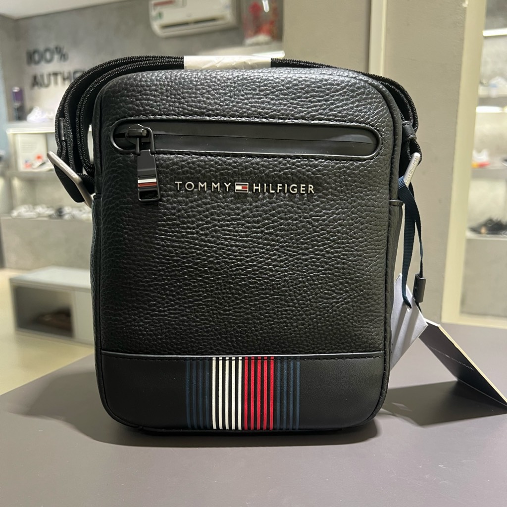 Túi Đeo Chéo Tommy Hilfiger Transit Mini Reporter Bag Black AM12484 001