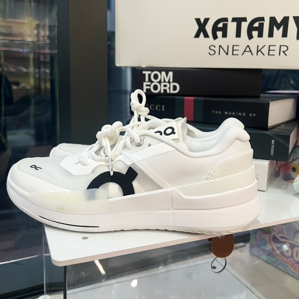 On The Roger Pro 2 ‘All White’ (NO BOX) 3ME10300108