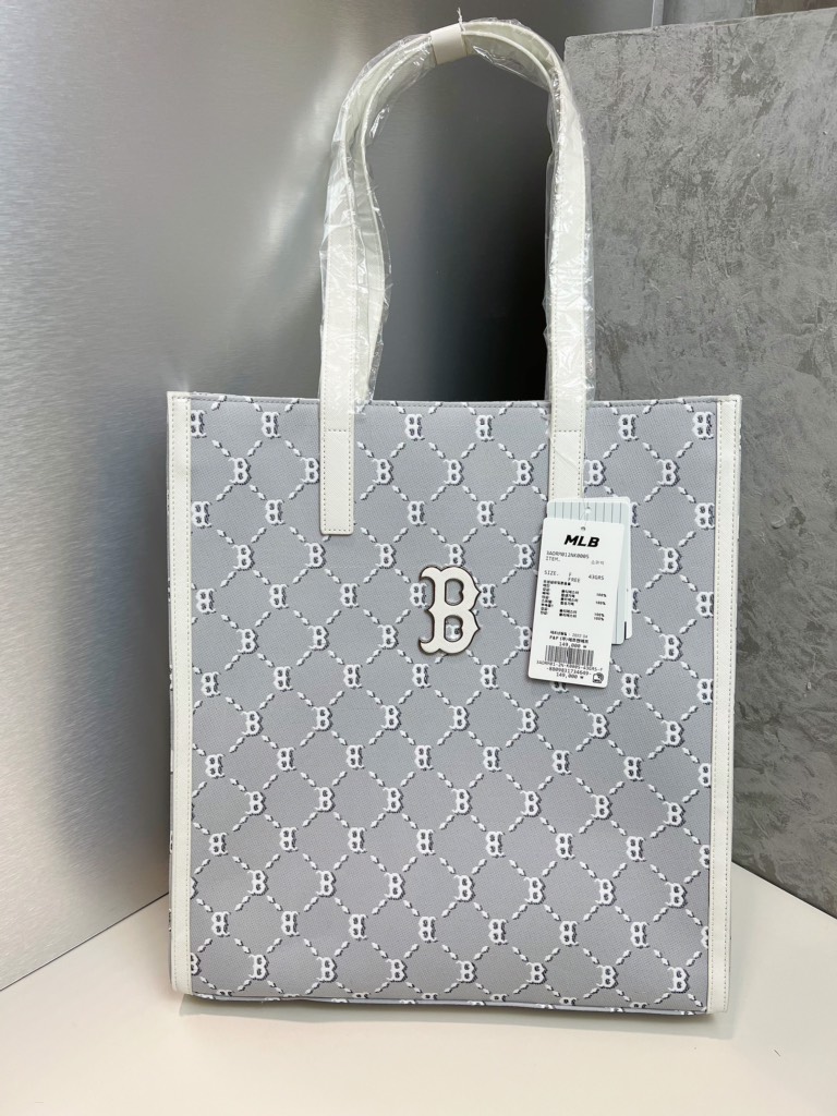 Túi Tote MLB Monogram Diamond Jacquard Boston Red Sox Màu Xám Trắng 3AORM012N-43GRS