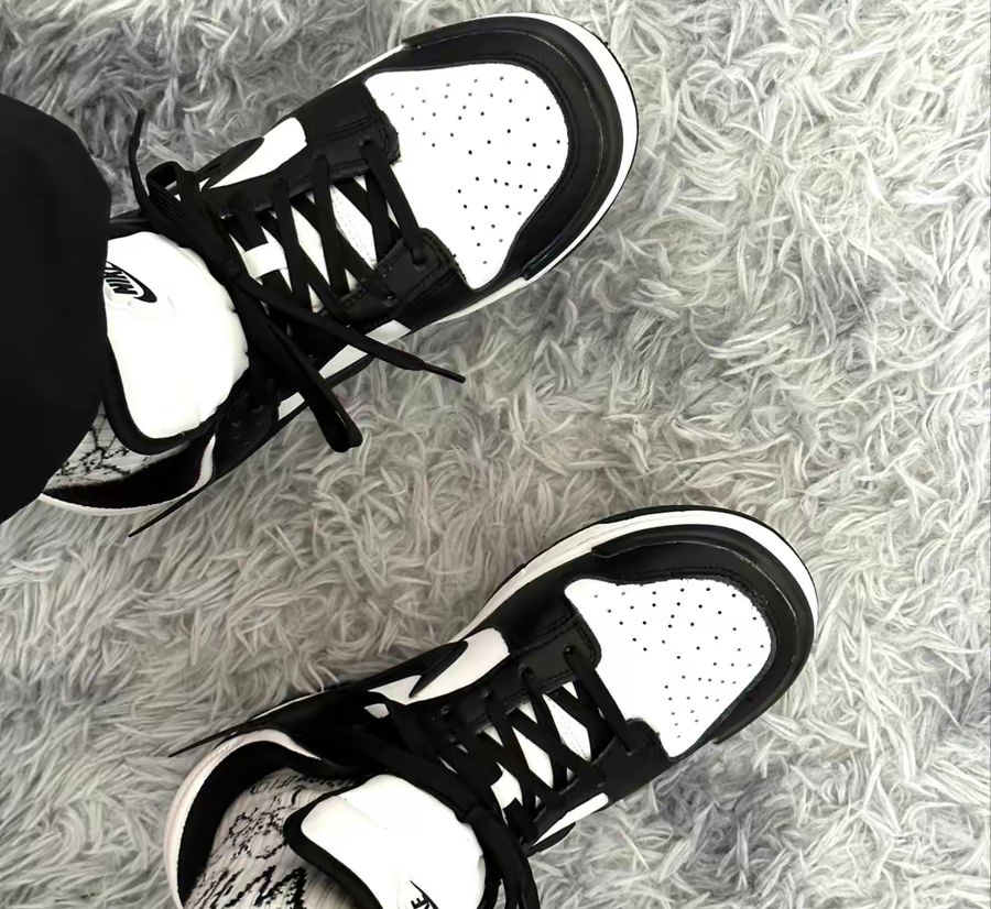Dunk Low Twist ‘Panda’ DZ2794 001