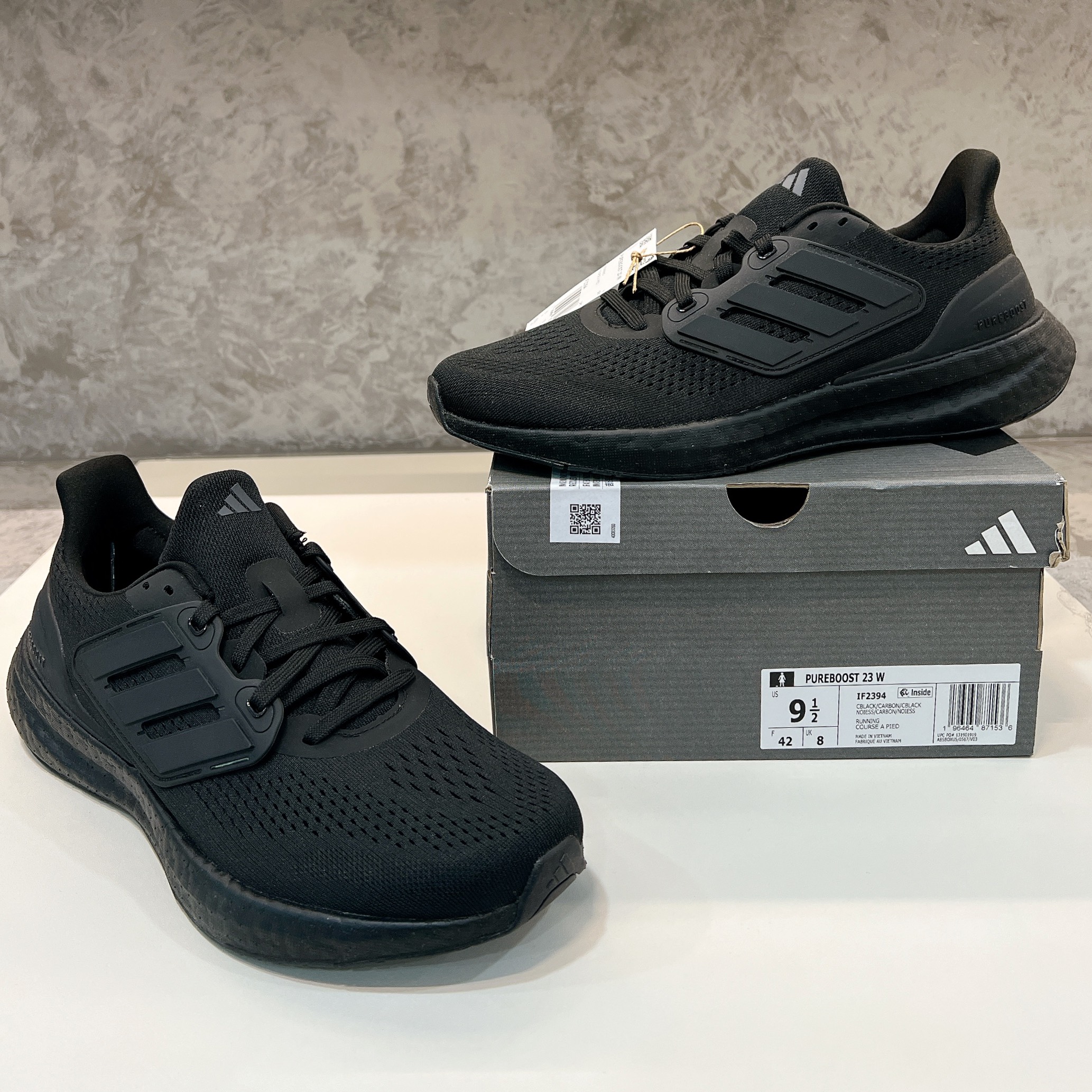 Pureboost 23 All Black IF2394