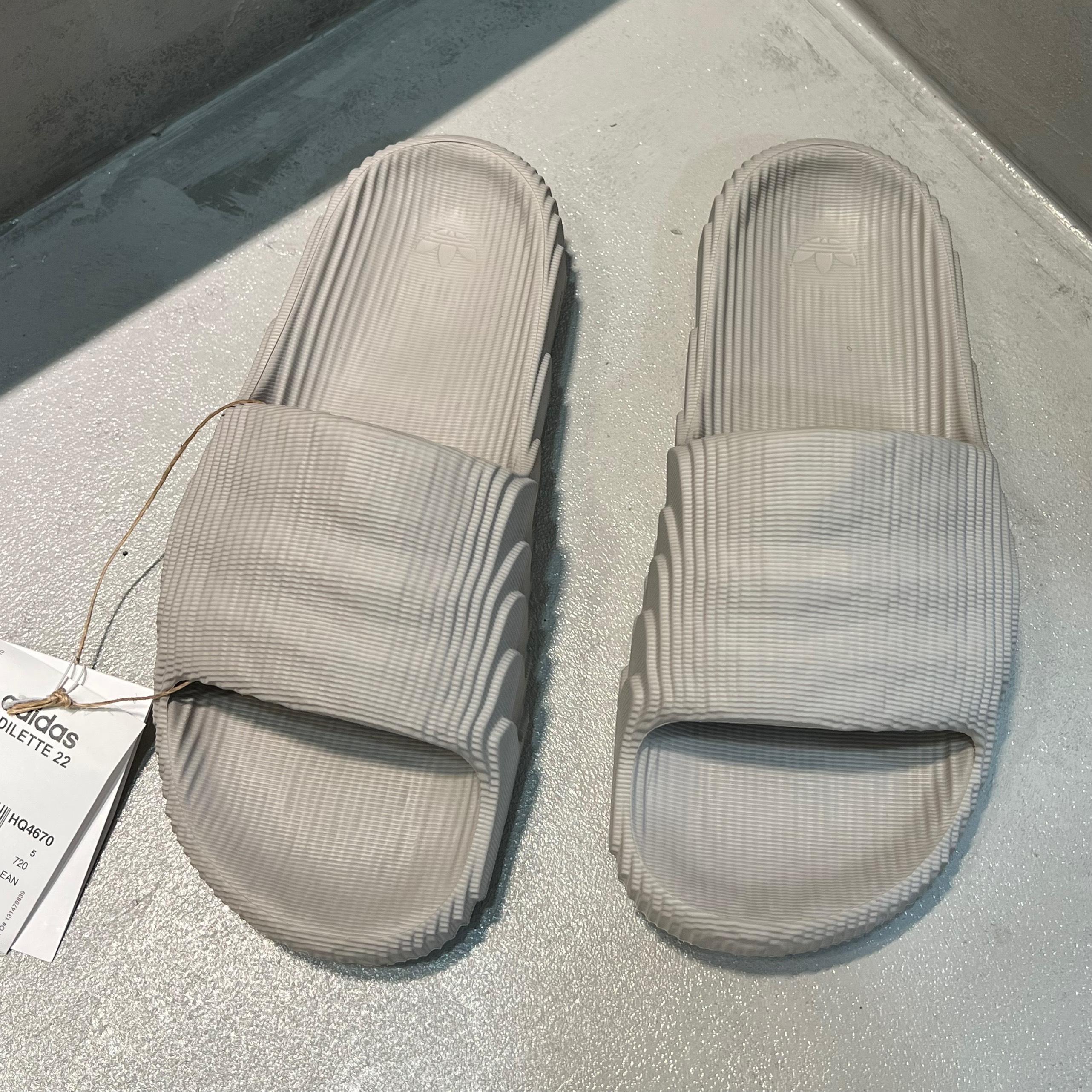 Dép Adilette 22 Light Grey HQ4670