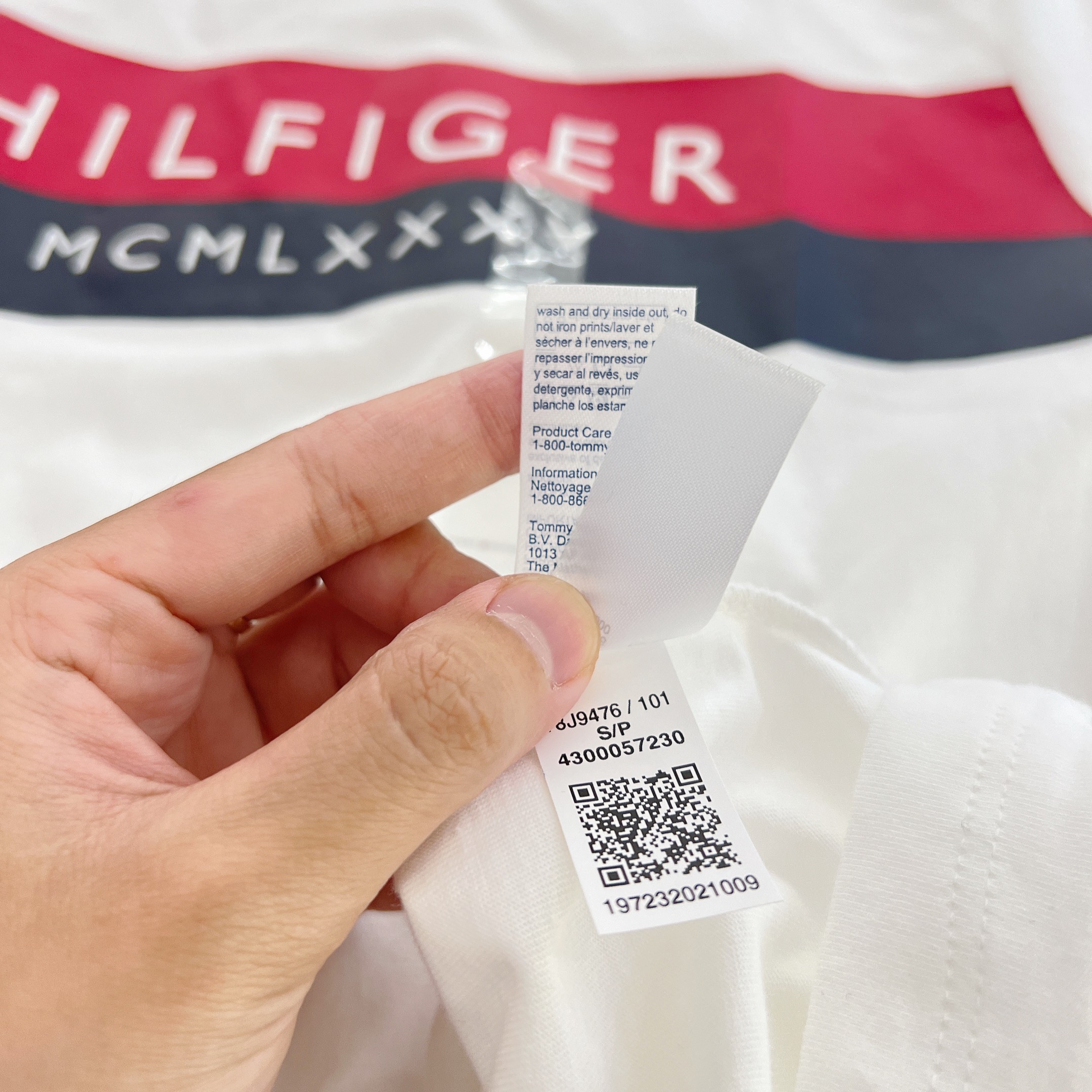 Áo Tommy Hilfiger Two Tone Hilfiger White 78J9476 101