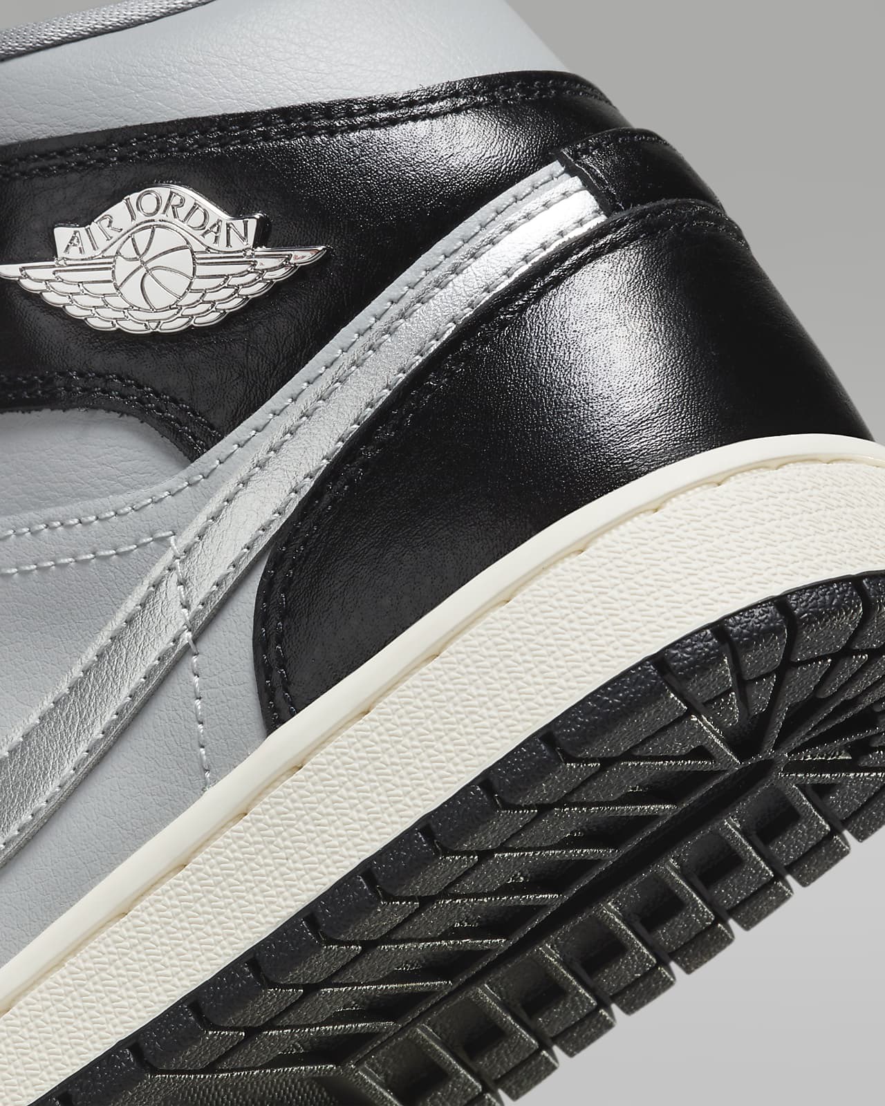 Jordan 1 Mid SE Black Chrome FB9892 002