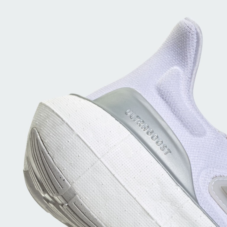 Ultraboost Light Silver Metallic IG8279