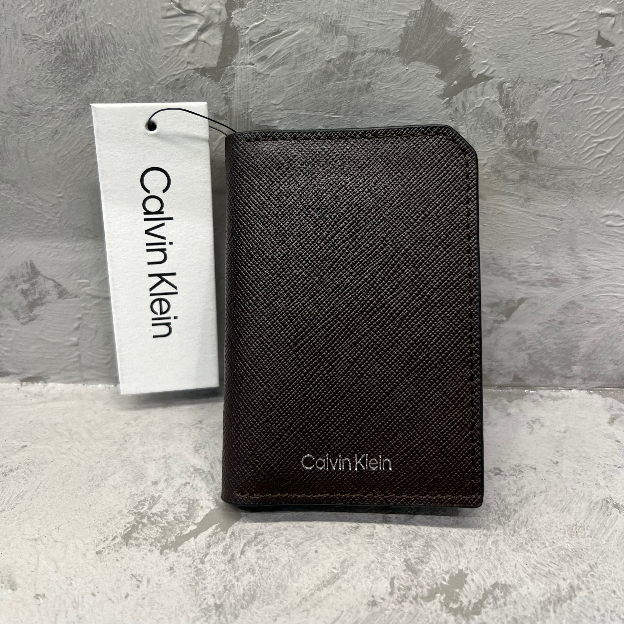 Ví Calvin Klein Refined Saffiano Compact Bifold Wallet Java 4720 0501 203