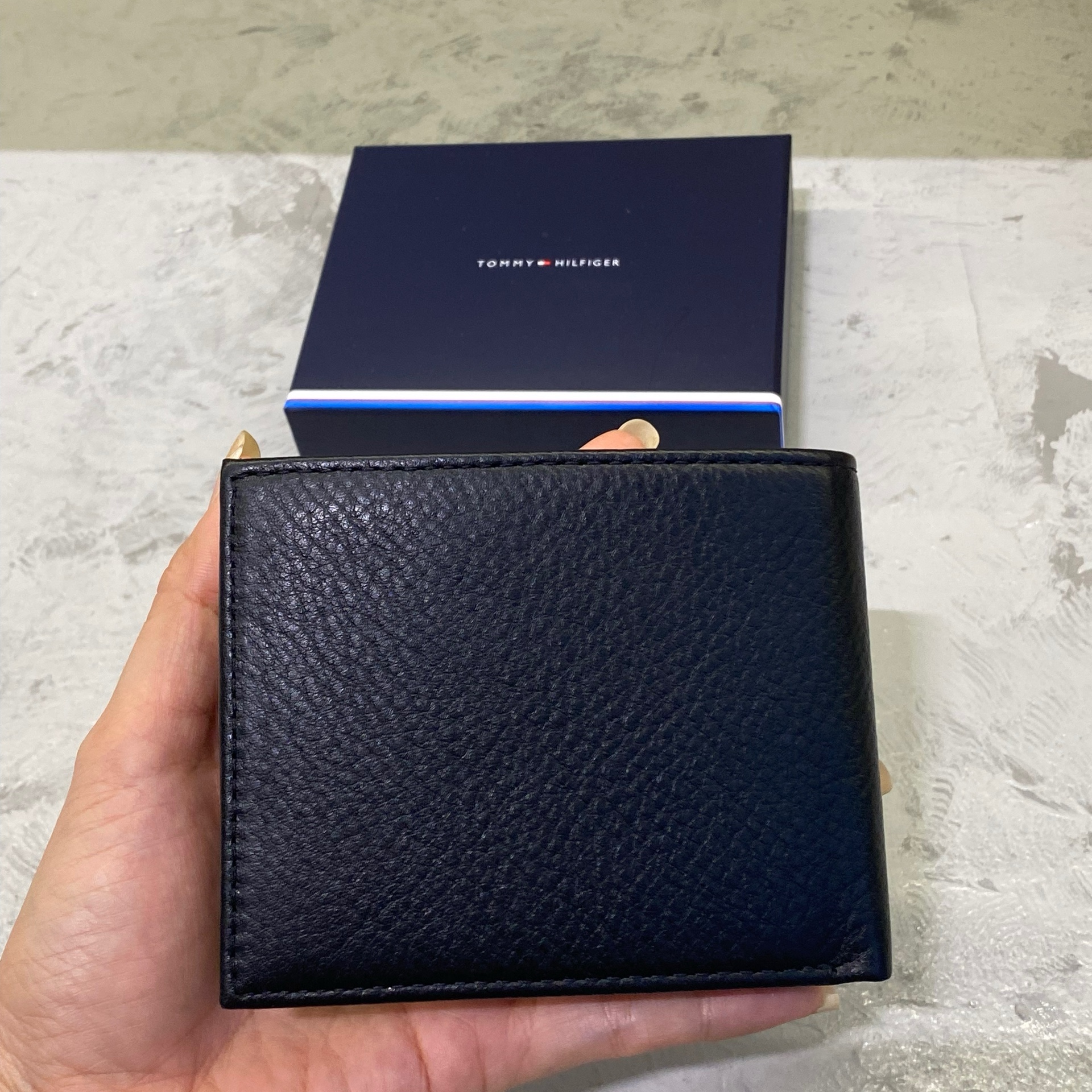 Ví Tommy Hilfiger Logo Mini Card Wallet Black AM11854 001