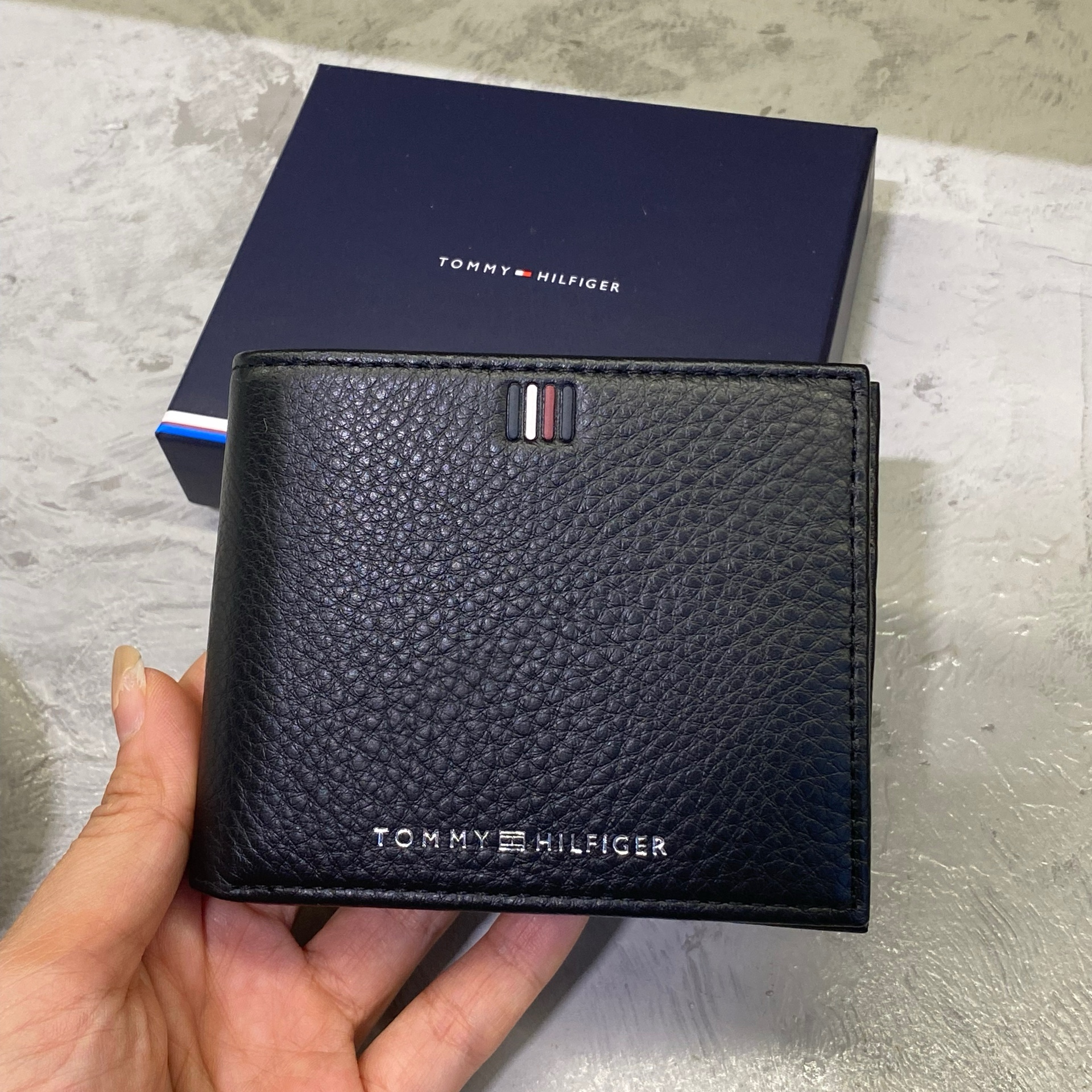 Ví Tommy Hilfiger Logo Mini Card Wallet Black AM11854 001