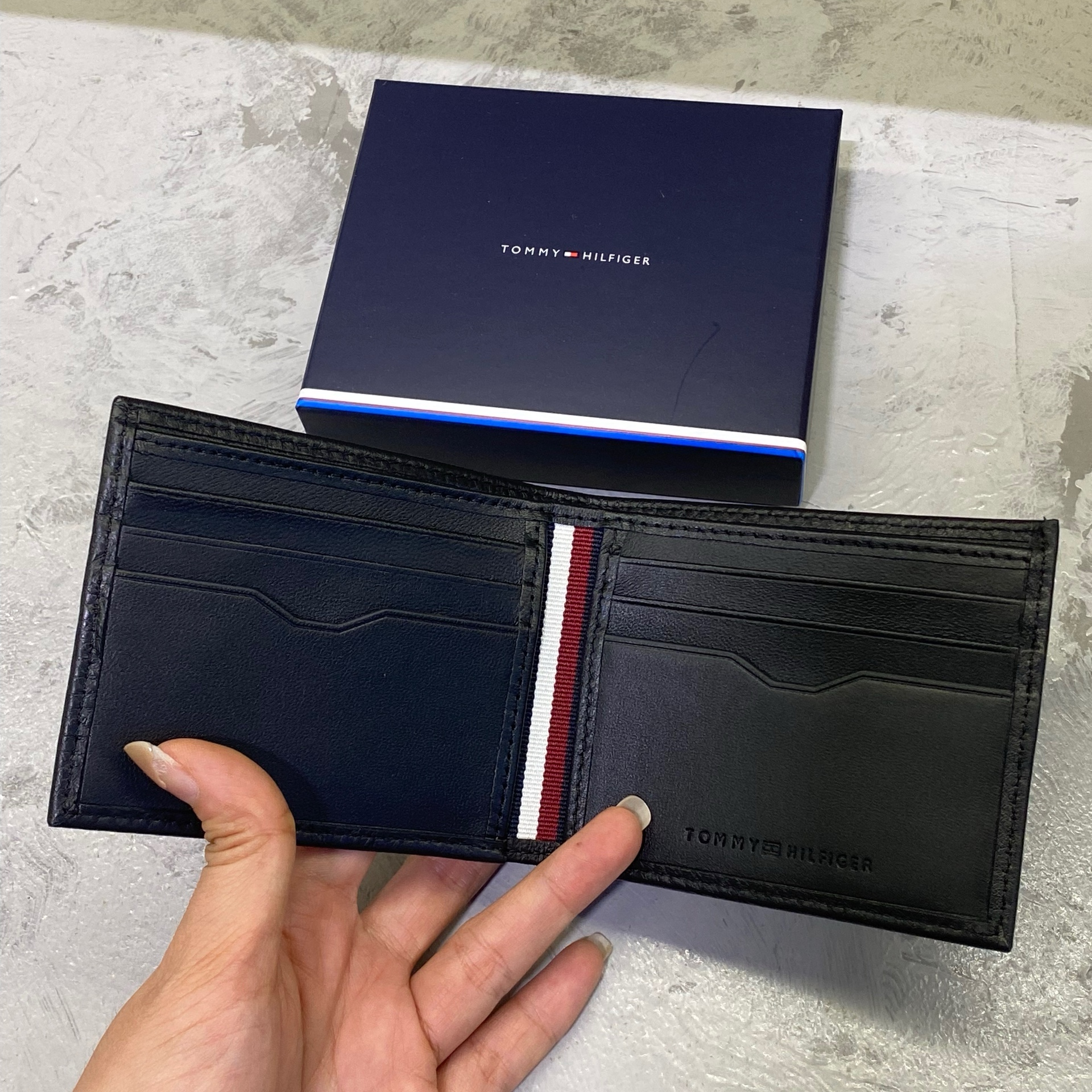 Ví Tommy Hilfiger Logo Mini Card Wallet Black AM11854 001