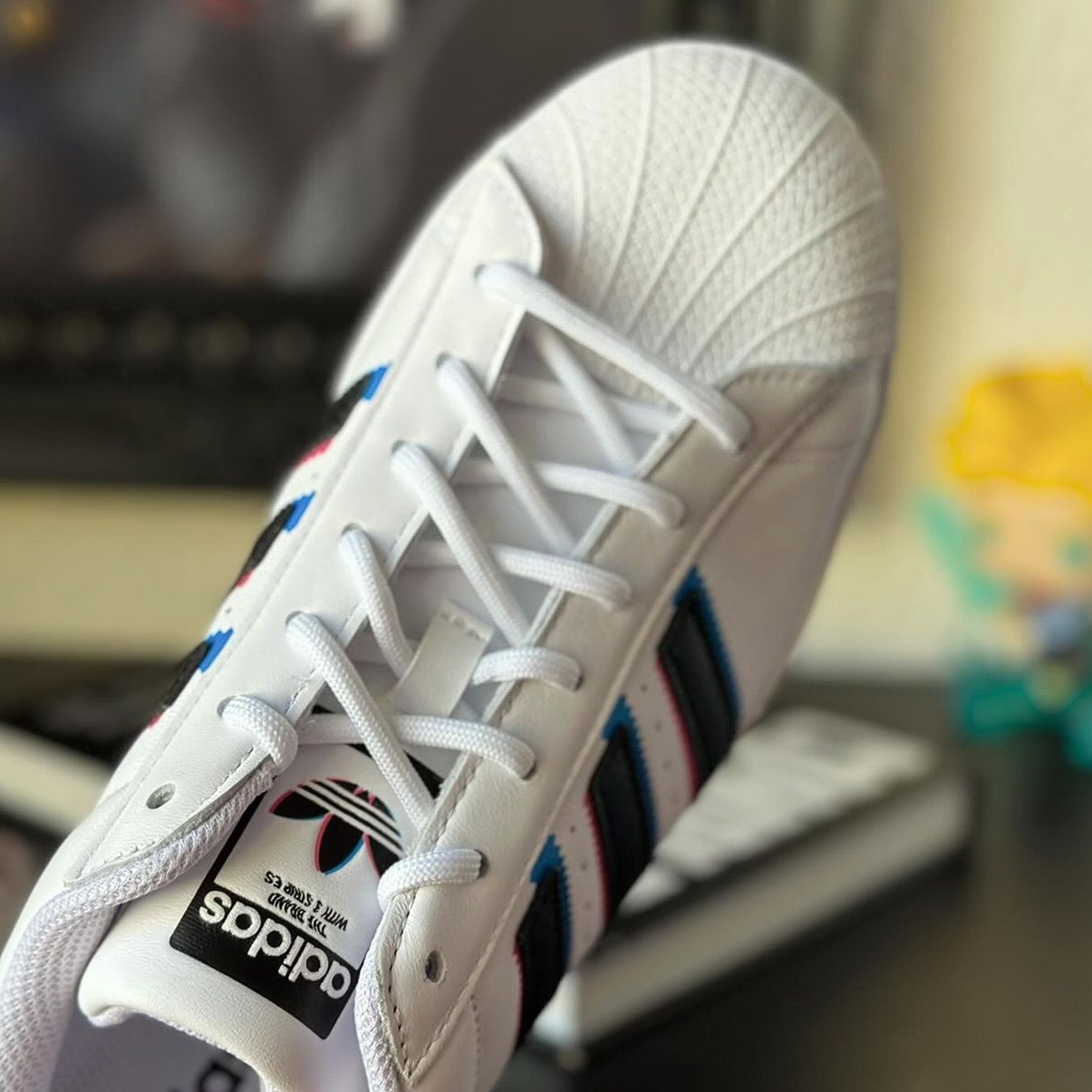 Superstar 3D Color White Black IE7388