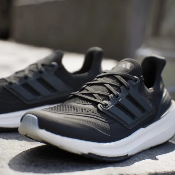 Ultraboost Light Core Black GY9351