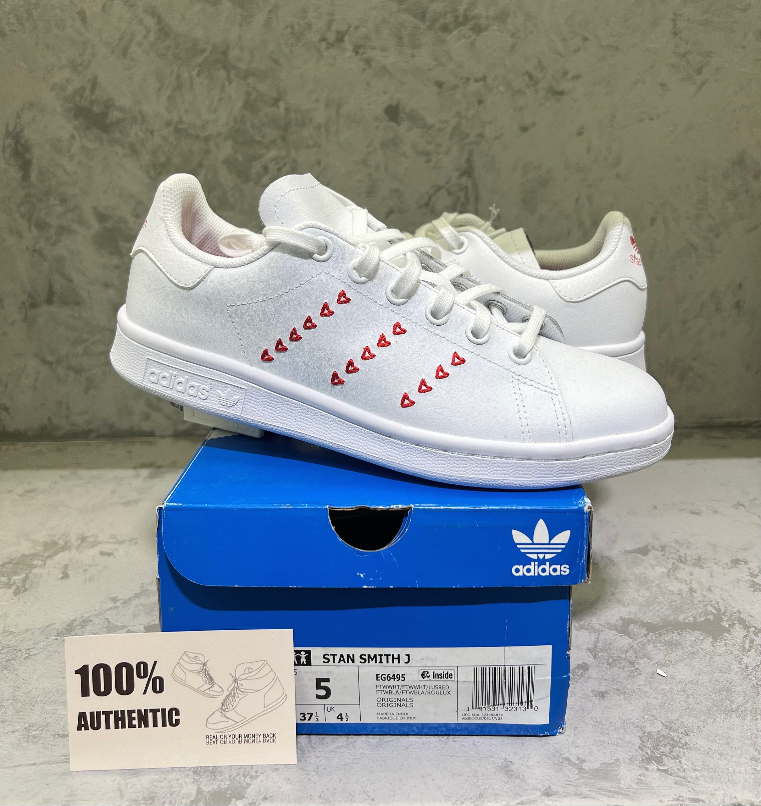 Stan Smith White trái tim red EG6495