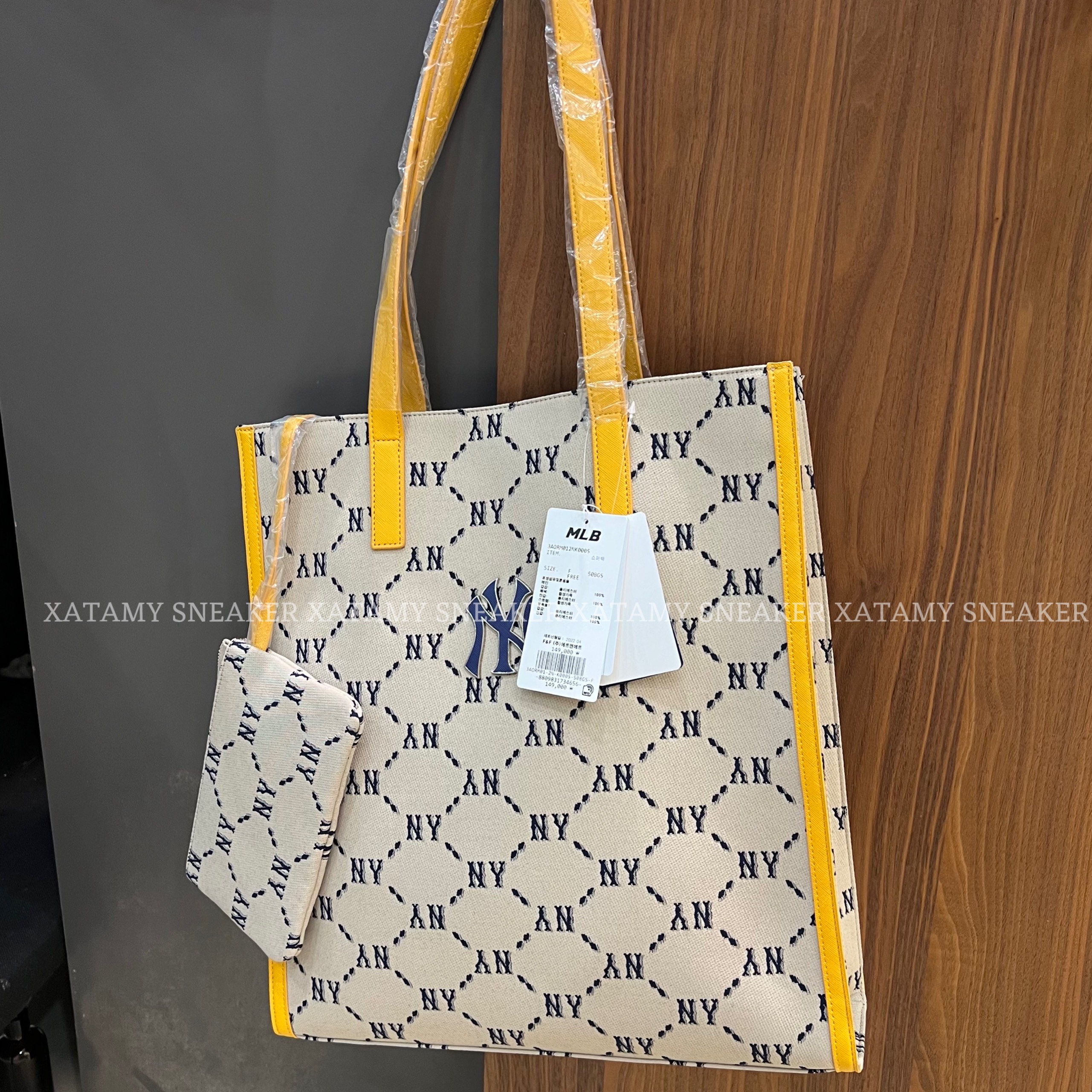 Túi Tote MLB Monogram DIA Jacquard NY Beige 3AORM012N-50BGS