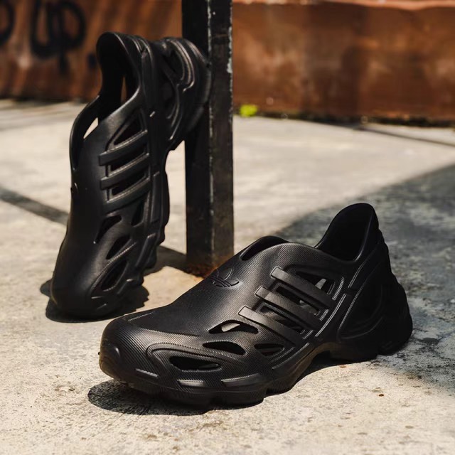 adiFOM SUPERNOVA Black IF3915