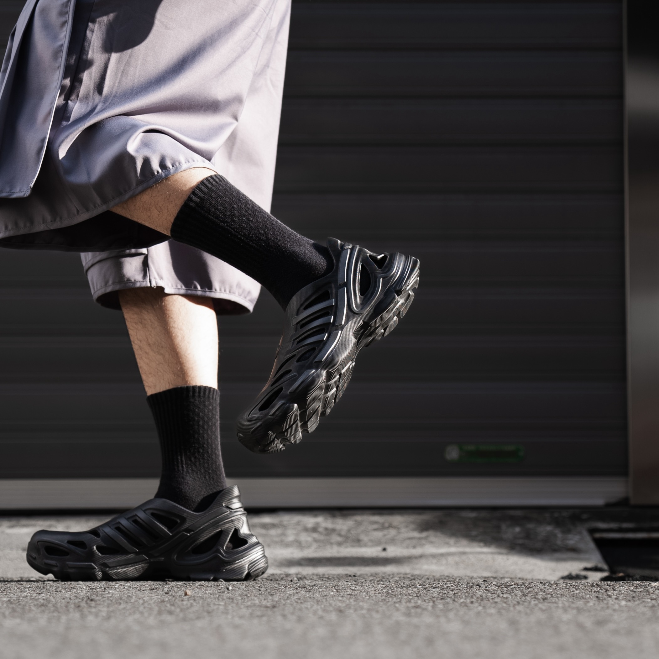 adiFOM SUPERNOVA Black IF3915
