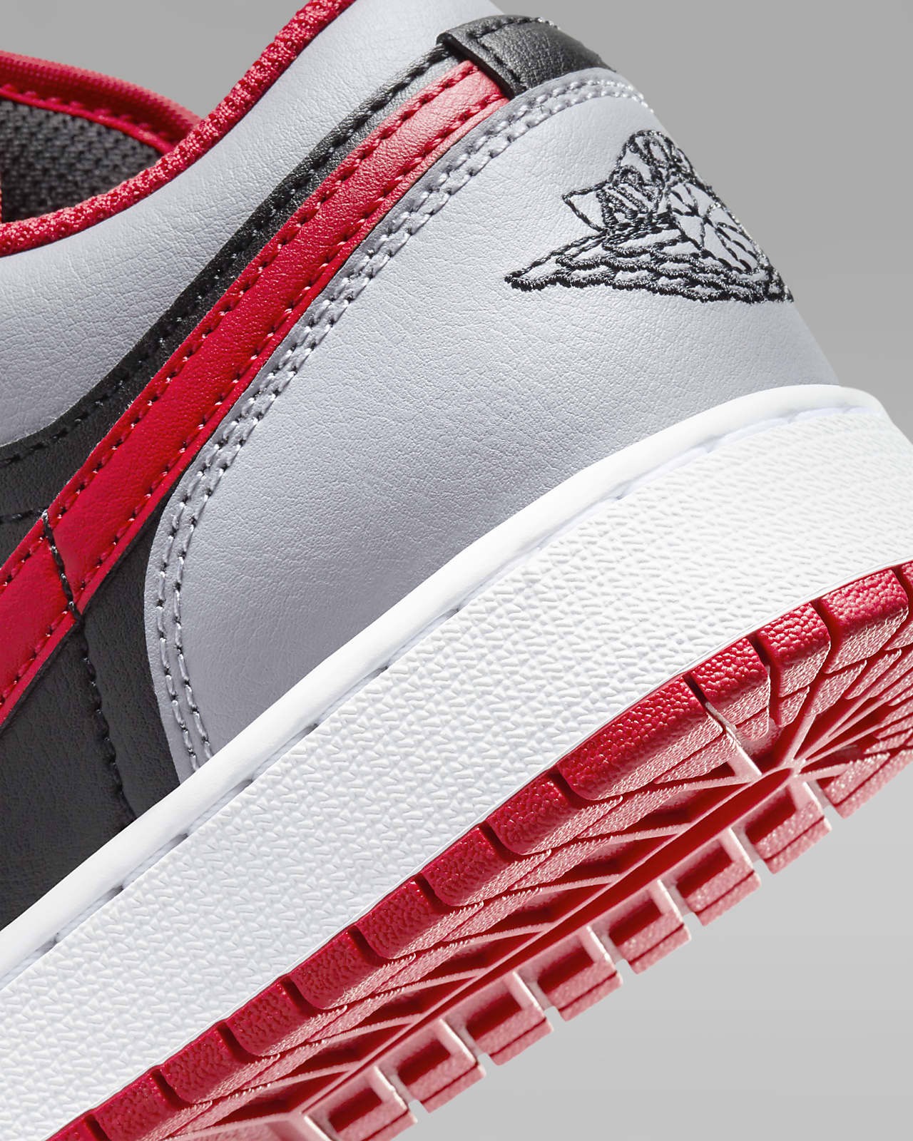 Jordan 1 Low Fire Red 553560 060