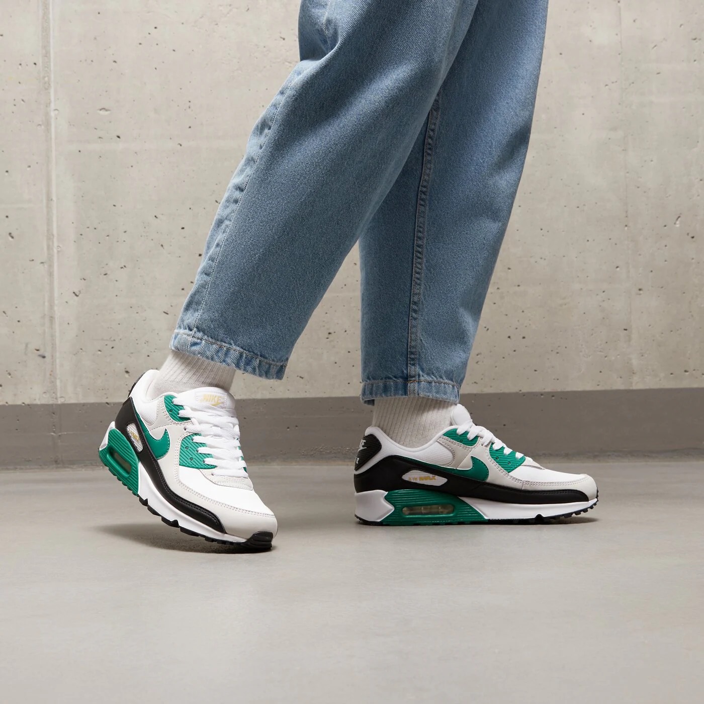 Air Max 90 White Malachite Black FB9658 102